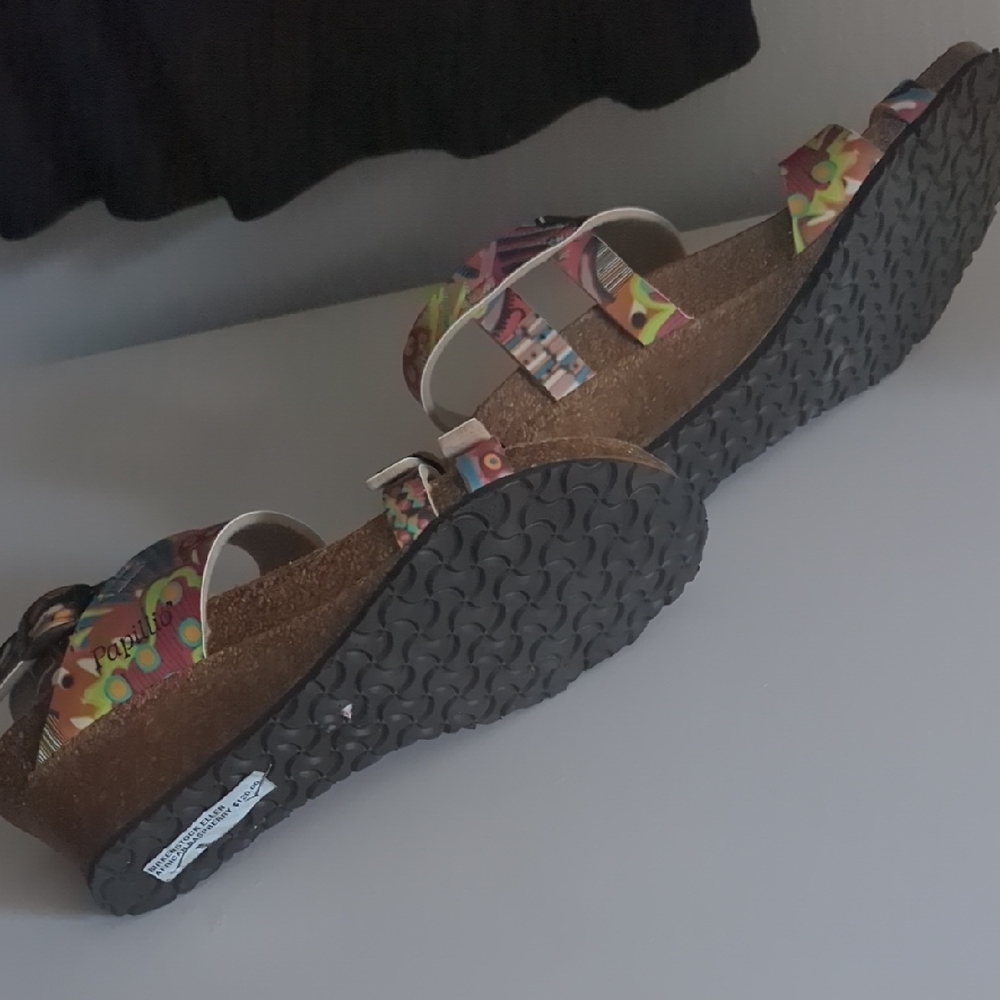 Colorful Women's Footbed Sandals - Picture 4 of 5